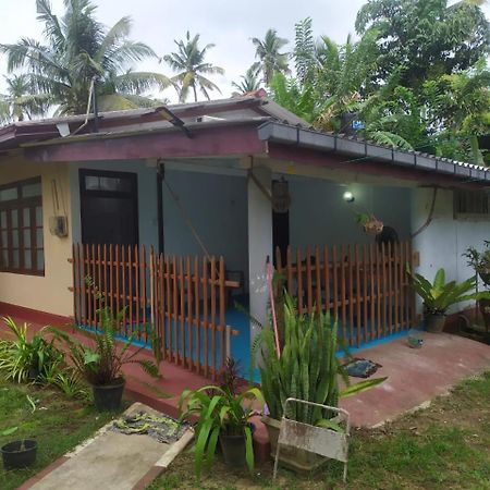 Villa S Guest à Mirissa Extérieur photo